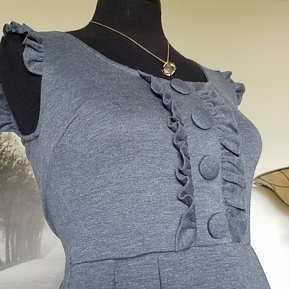 Adorable gray dress - Picture 2 of 7